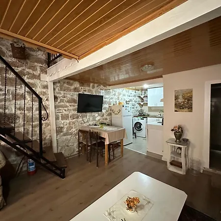 Holiday home Ayvaligin Tarihi Evi 2 Katli *